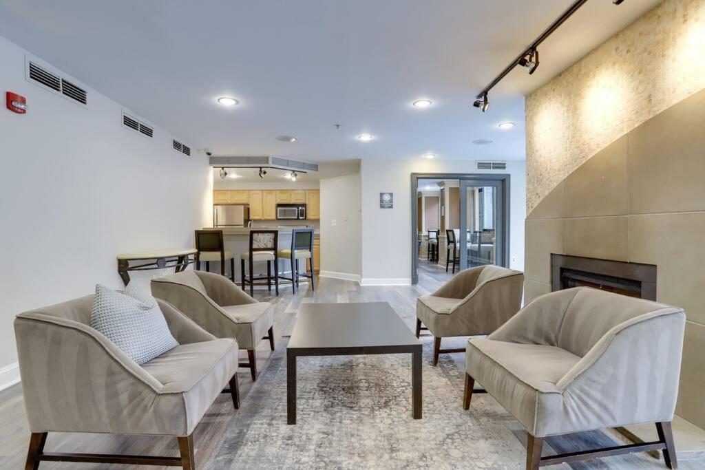ארלינגטון Sensational 1 Bedroom Condo At Ballston Place With Gym מראה חיצוני תמונה